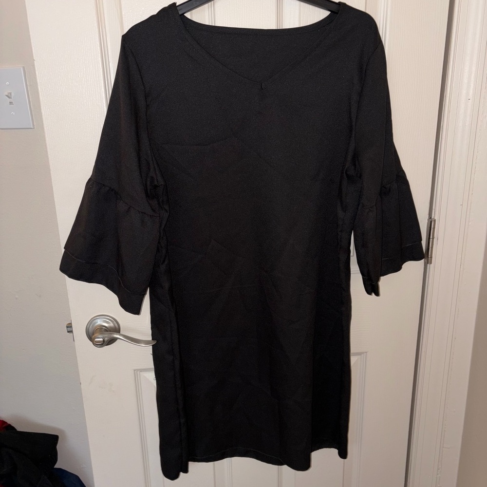 Elegant Black Dress with Flared Sleeves